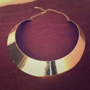 Gold big plate necklace